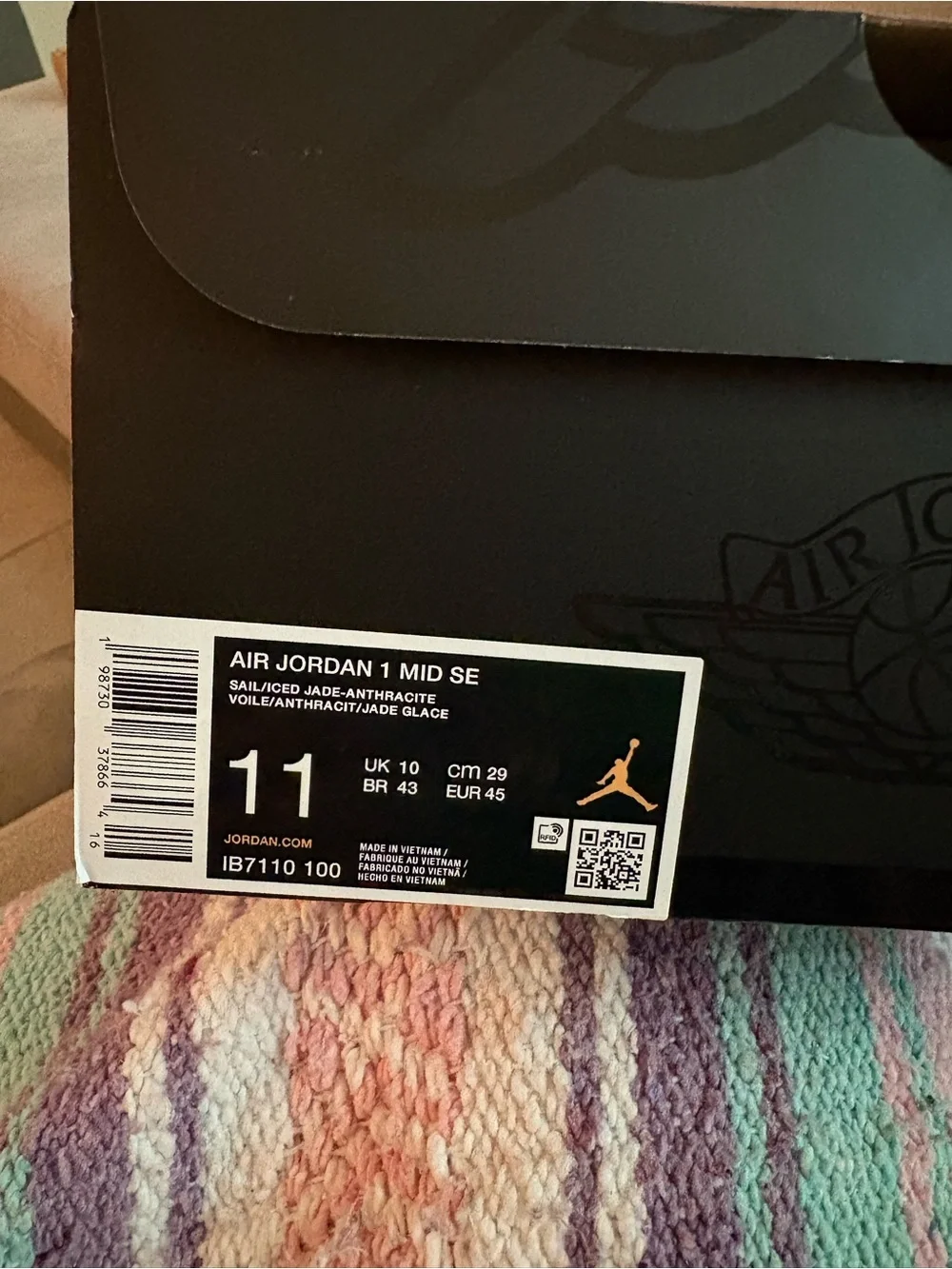 Men Air Jordan Mid sz 11 Pastel colorway